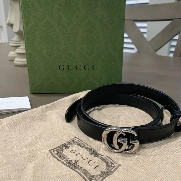 Gucci Black Belt with Silver GG Buckle - Picture 2 of 3